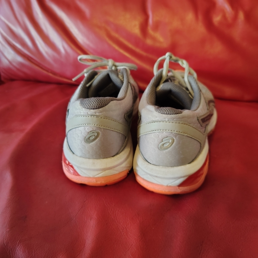 ASICS Women's Gray Running Shoes - Picture 3 of 6